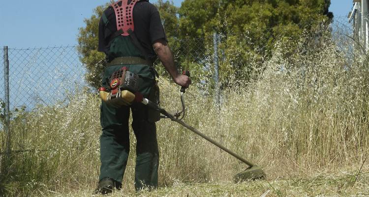 Bαριές καμπάνες για τα ακαθάριστα οικόπεδα - Πιο αυστηρό πλαίσιο για την αντιπυρική προστασία 